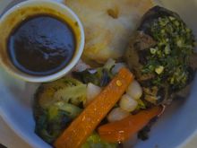 Pretty decent main entree. The FA brought it to me real nice and hot. I don't understand this current trend with brussel sprouts. 🤥 Wish the veggie portion were either asparagus or green beens. 7/10. Didn’t get a picture of the appetizer and salad. Drink selections were sparkling wine and Bailey's Irish Cream. Later on had the ice cream and chocolate sundae, followed by a croissant and coffee before landing in LHR. Didn't get pictures of it, but I remember the coffee tasting really great. 