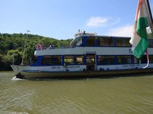 Other boat tour happened in a much larger boat than ours... there was a decent level of traffic of pleasure boats of different shapes and sizes. A nice day out.
