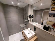 Holiday Inn - the niu Kettle Stuttgart / Bathroom of Standard Room