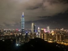 Hiked to the top of Elephant Mountain to see Taipei’s skyline! 