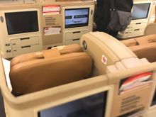 Business class cabin w the old SQ seating