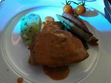 The turbot with the lobster sauce I poured on tasted just ok. The additional vegetables were overcooked.