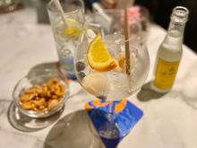 Juniper G & T
With blueberries 