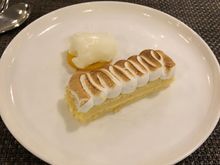 Lemon curd cake with yoghurt sorbet 