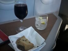 And three cookies to end the flight. 