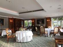 Amstel restaurant hosts a max of 36 persons so enough space for social distancing 