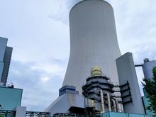 The Walsumer Hof fish restaurant is located, unbelievably, between this power station and the Rhine river in Walsum, Duisburg 