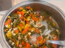 Basically microwaved "macédoine de legumes"
Serve that to Uni students in the context of the 1-euro-meal program and you will get a riot