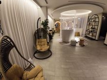 Relaxing area by the gym, bath 