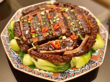 Pork belly with yam and vegetables 