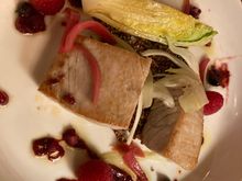 Niçoise salad, tuna €25
Tomatoes, artichokes, bell peppers, spring onions, cucumber, farm eggs, black olives, anchovies and basil