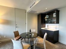 One bedroom king city suite