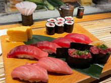 Tuna sushi sampler