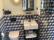 A standard size bathroom : counter space is a bit limited 