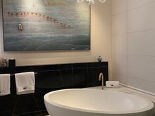 Bathtub