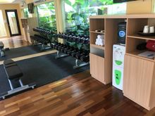 Gym: Free Weights, Towels and Water