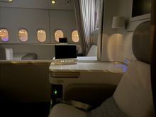 Middle seats divider