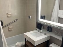 South tower king suite bathroom