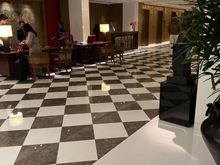 The lobby, check-in desk, concierge, and cashier 