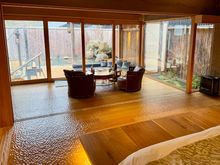Sitting area

