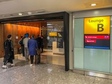 LHR T3 Qantas Lounge - entry