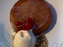 Apple tatin and vanilla ice cream
Tatin de manzana y helado de vainilla €12