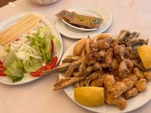 Asparagus salad and mixed fried seafood