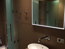 Qatar J Lounge Shower 2