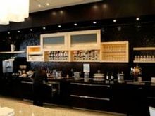 YYZ Maple Leaf Lounge Bar