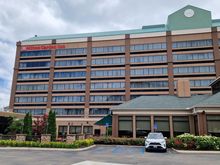 The world's first Hilton Garden Inn was originally a Compri. The initial Cresthil by Hilton locations were soon rebranded as Hilton Garden Inn. The green roof was added later, possibly to withstand heavy snow accumulation.