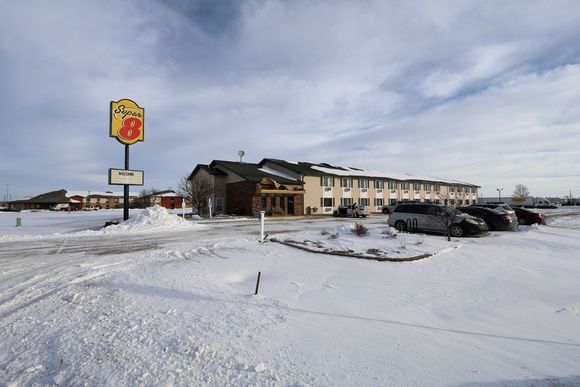 Super 8 Mount Pleasant (the next day)