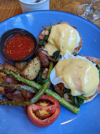 Eggs benny