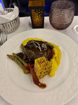 Beef Fillet (Taste 5/5 , steak had a nice char and very tender)