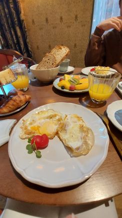 Breakfast 