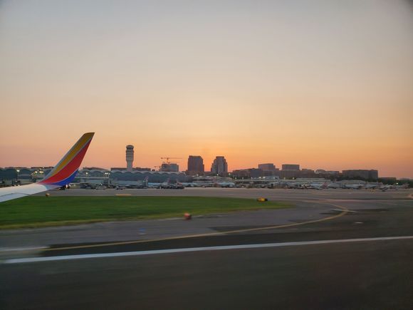 As a result of the short delay in taking off, I had given up all hopes of a good sunset photo. But I had still strategically picked a right side window seat...