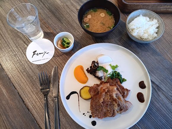 Roasted pork shoulder, excellent miso soup, rice, and pickles

along with the above photo, from Femy