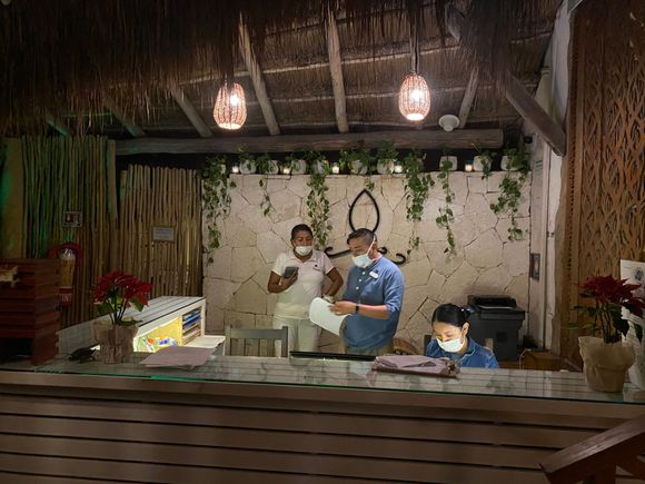 El Pez Tulum reception