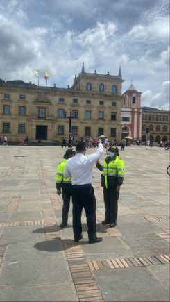 My driver asking police if the president house is open. It was not. 
