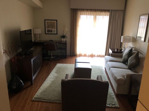King suite living room