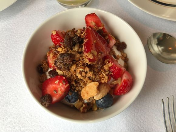 Granola yoghurt