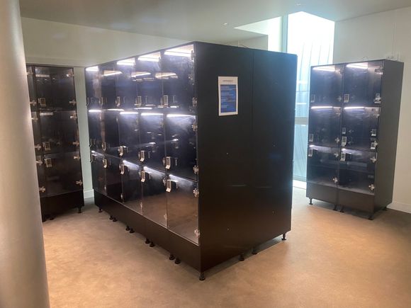 hand baggage lockers (not yet operational today)