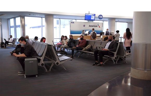All employees and passengers to wear masks