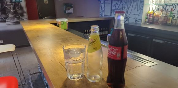 Welcome Drinks ( a plus as France )