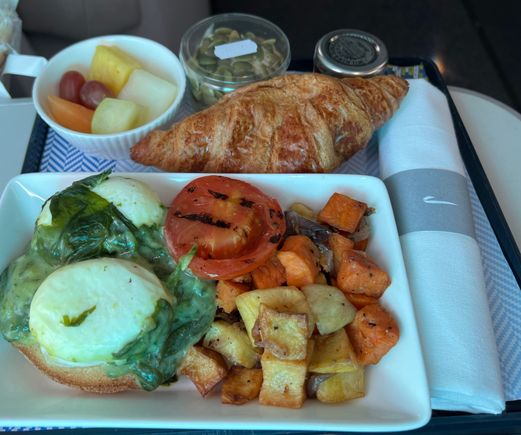 LGW-IBZ, 29 May 2022, 08:00 departure
Band 3

Poached Eggs over an English Muffin
Everything tasty except for the muffin sat underneath the egg
A good breakfast for this flight - croissant was surprisingly good too