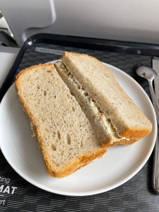LH business „menu“ Heimat stuff on short haul today. How ridiculous is that?