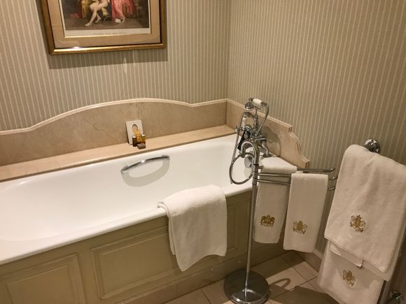 Bathtub 