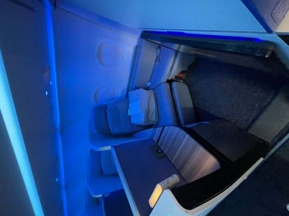 Caught a quick glimpse of the Mint Studio during boarding. Bloggers from TPG are hogging both Studios on this inaugural flight, but I did manage to snag one on my return flight in a couple days. (See it here first before TPG posts about it!)