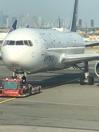 Finally flew on the Star Alliance plane: Sadly, it has the “old” Polaris seating.