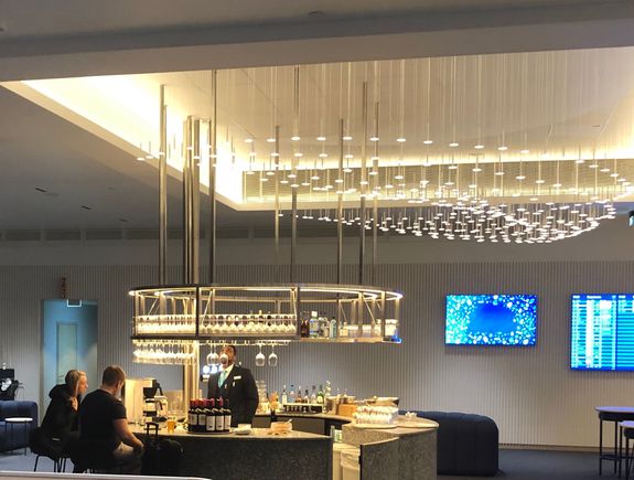 Manned bar