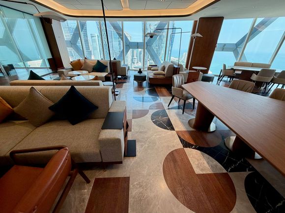 Executive lounge - main area